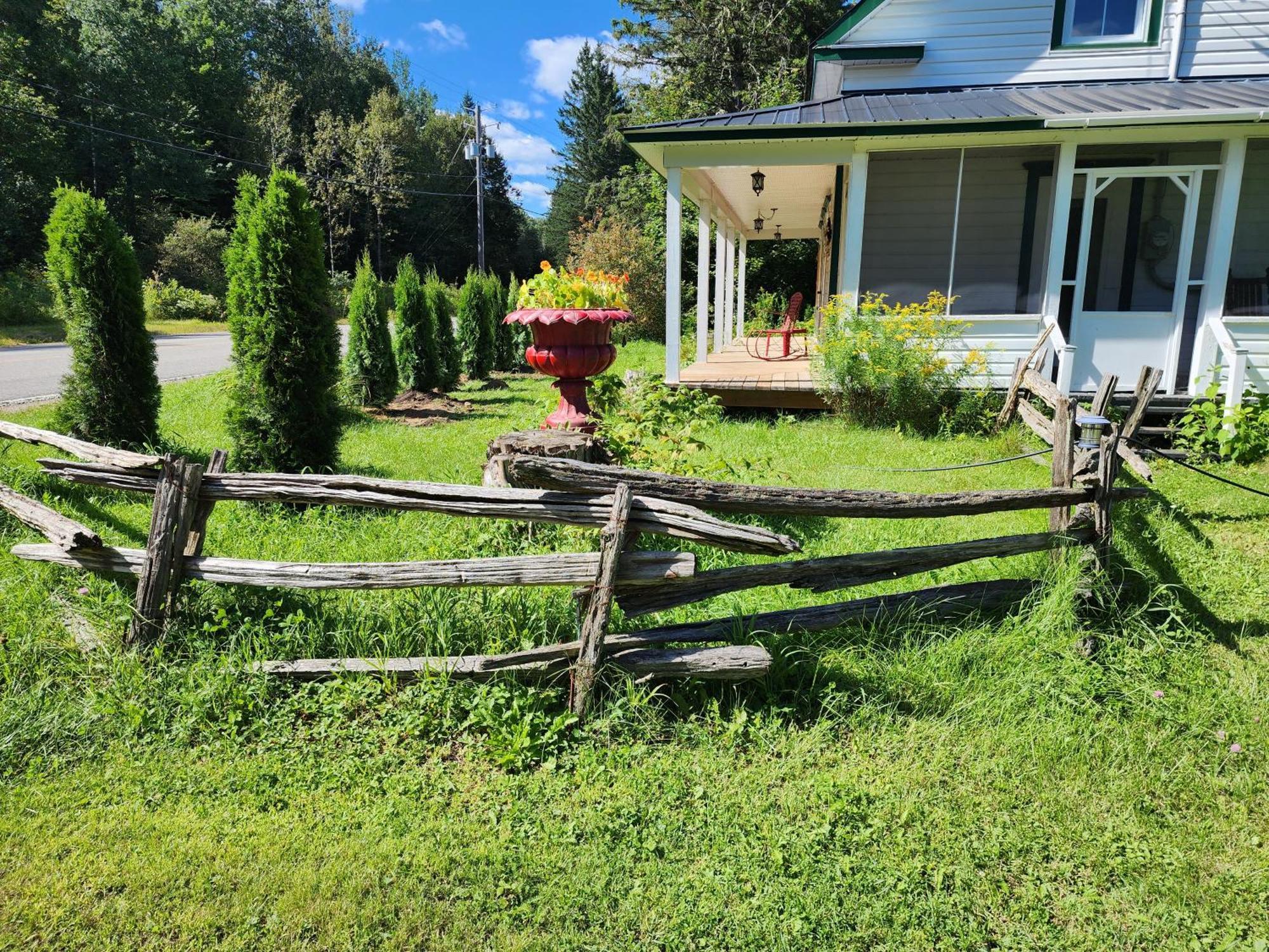 Chalets Nabu La Sacacomie - Riviere - Billard サン・タレクシ・デ・モン エクステリア 写真