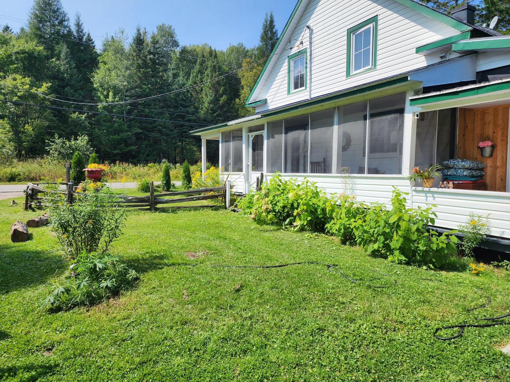 Chalets Nabu La Sacacomie - Riviere - Billard サン・タレクシ・デ・モン エクステリア 写真